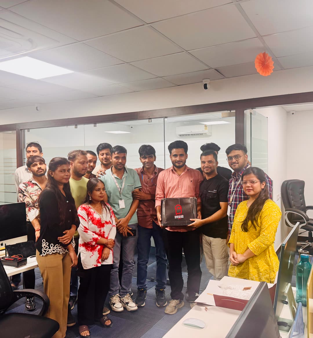 The Ecarter team gathered together at the Noida office
